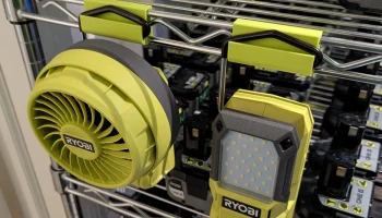 Зажим для полки для вентилятора или светильника Ryobi 40 В