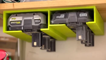 Держатель для аккумулятора Ryobi 18 В под полкой