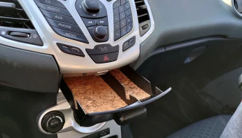 Центральный ящик Ford Fiesta с держателем для телефона -... 2