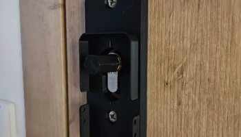 Монтажная пластина Switchbot Lock Pro