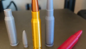 Реплика .308 Winchester/7.62 NATO и защелкивающийся колпа...