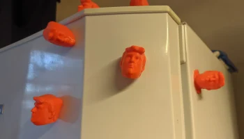 Магнит на холодильник Дональда Трампа......