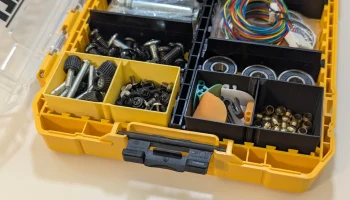 Корзина-органайзер DEWALT Tough Case - режим вазы...