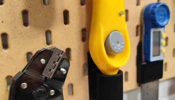 Контейнер для зажигалки Ikea Skadis.