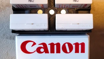 Чехол для 4 аккумуляторов Canon LP-E8 3