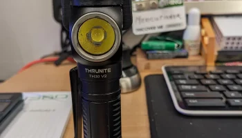 Безопасность кнопки фонаря (Thrunite TH30 v2) 2