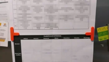Магнитный держатель бумаги