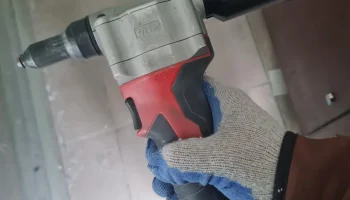 КОНТЕЙНЕР MILWAUKEE RIVET, ПЕРЕСМОТРЕННЫЙ...