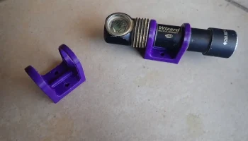 прикручиваемый кронштейн для лампы Armytek 18650 3