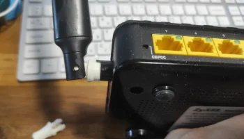 Роутеры Zyxel Keenetic ULTRA 2 имеют довольно хлипкое кре... 1