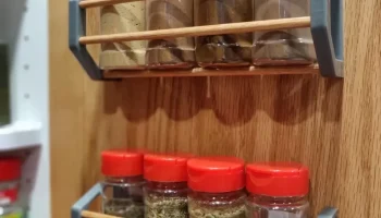 Spice rack 1