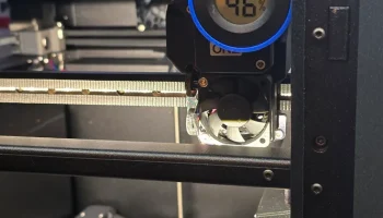 Магнитный держатель термометра/гигрометра Prusa Core One.... Магнитный держатель термометра/гигрометра Prusa Core One....