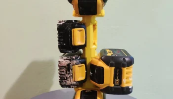 6 Держатель батареи Dewalt 1