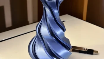 Vase 784