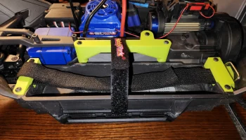 Крепления для ремня аккумулятора Traxxas Maxx v2 2