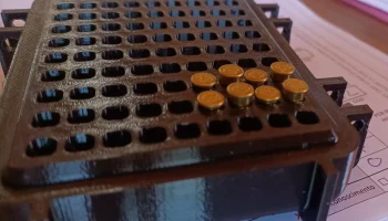 Ящик для патронов кал. 0.22 Длинная винтовка...... 1