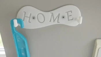 Крючок для щетки и кухонной мойки