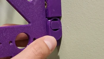 Поворотный замок для вешалки RepRack 1
