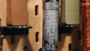 Магнитный держатель зарядного устройства Olight для IKEA...