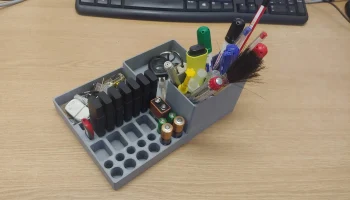 Настольный органайзер с аккумулятором и разъемами USB 5
