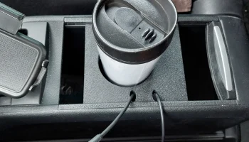 Подставка и держатель USB для после рынка центральной ко... 1