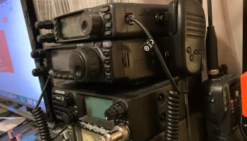 Тонкое боковое крепление микрофона для радиостанций yaesu 3
