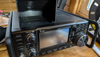 IC-7300 Перегородка динамика с магнитами.........