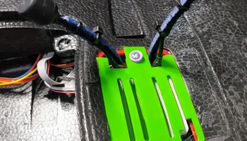 Крепление авиаблока AR Wing Pro с опорой для антенн......... 1