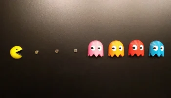 Крошечные 3D магниты на холодильник Pacman.........