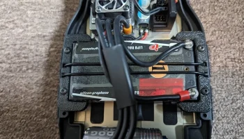 Крепление для аккумулятора Team Associated B7 Oring