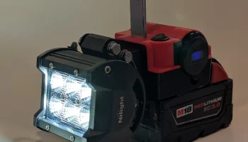 Заряжаемый от USB фонарик Milwaukee M18 2