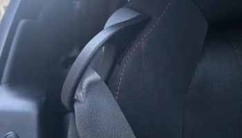 Опускающие направляющие ремня безопасности Mazda MX-5 ND 1