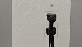 Double Gang, Single Outlet / Switch Cover Plate