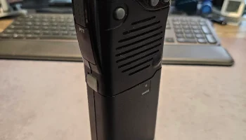 Albrecht AE-2800 CB-Radio - защелка аккумуляторного блока