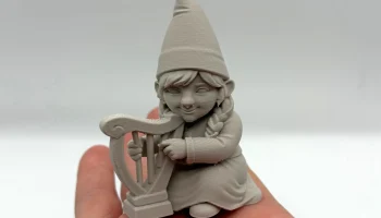Гном, играющий на арфе