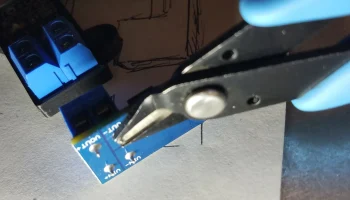 Корпус с защелкой для MOSFET-контроллера - крепление M3 8