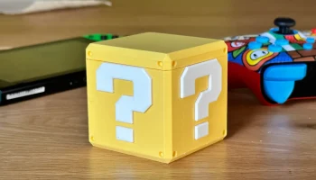 Блок вопросов и держатель картриджей Super Mario 2