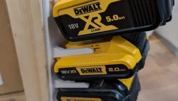 Модульное аккумуляторное хранилище DeWalt, вертикальное 1