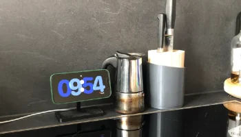 Подставка для iPhone Magsafe в режиме ожидания 1