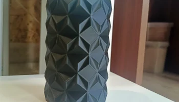 Полигональная ваза 2
