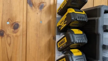 Модульное аккумуляторное хранилище DeWalt, вертикальное