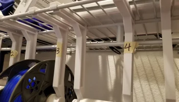 Держатель катушки с нитью для полок из проволочной сетки 3