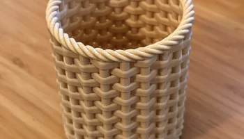 Параметрическая плетеная корзинка для карандашей