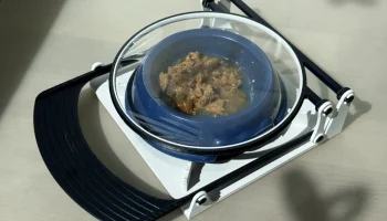 Кормушка для питомцев по нажатию лап 1