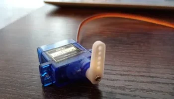 Кронштейны для сервомоторов MG90S и MG996R 1