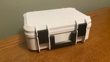 Прочная коробка с ручкой параметризируемая 0