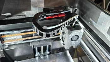 Зажимы для тяговой цепи, адаптированные для цепи 10x15 для Flashforge Adventurer 5M (AD5M) Зажимы для тяговой цепи, адаптированные для цепи 10x15 для Flashforge Adventurer 5M (AD5M)