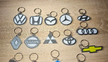 Автомобильный брелок