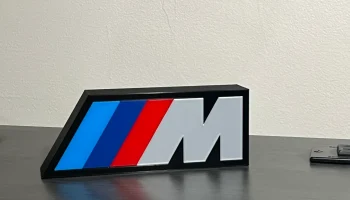 Логотип BMW M в современном стиле для настольного компьютера