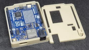 Чехол для Arduino Uno R4 (защелкивающийся)........ 3